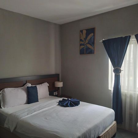 Euro Homes Hotel Аккра Экстерьер фото