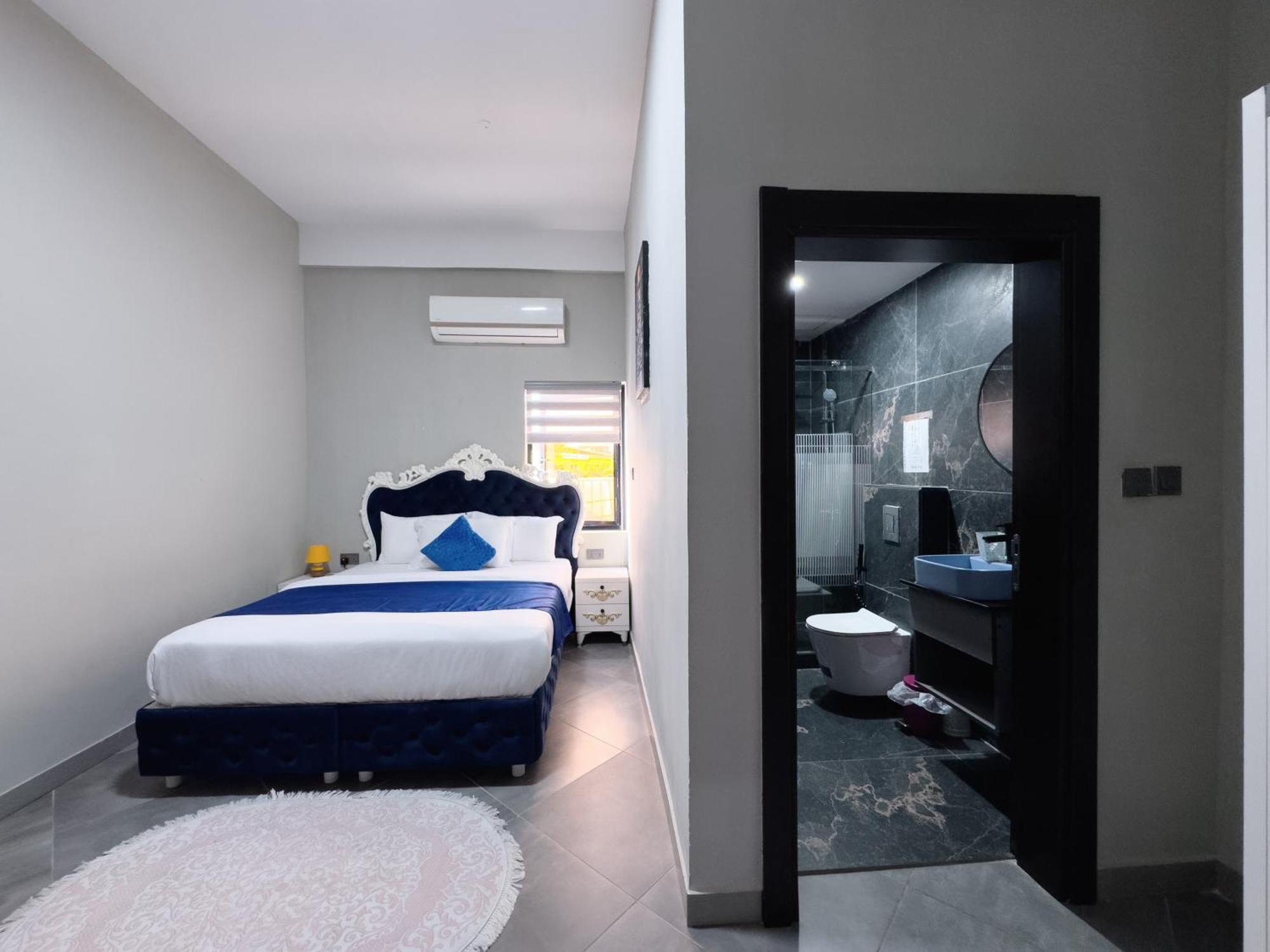 Euro Homes Hotel Аккра Экстерьер фото