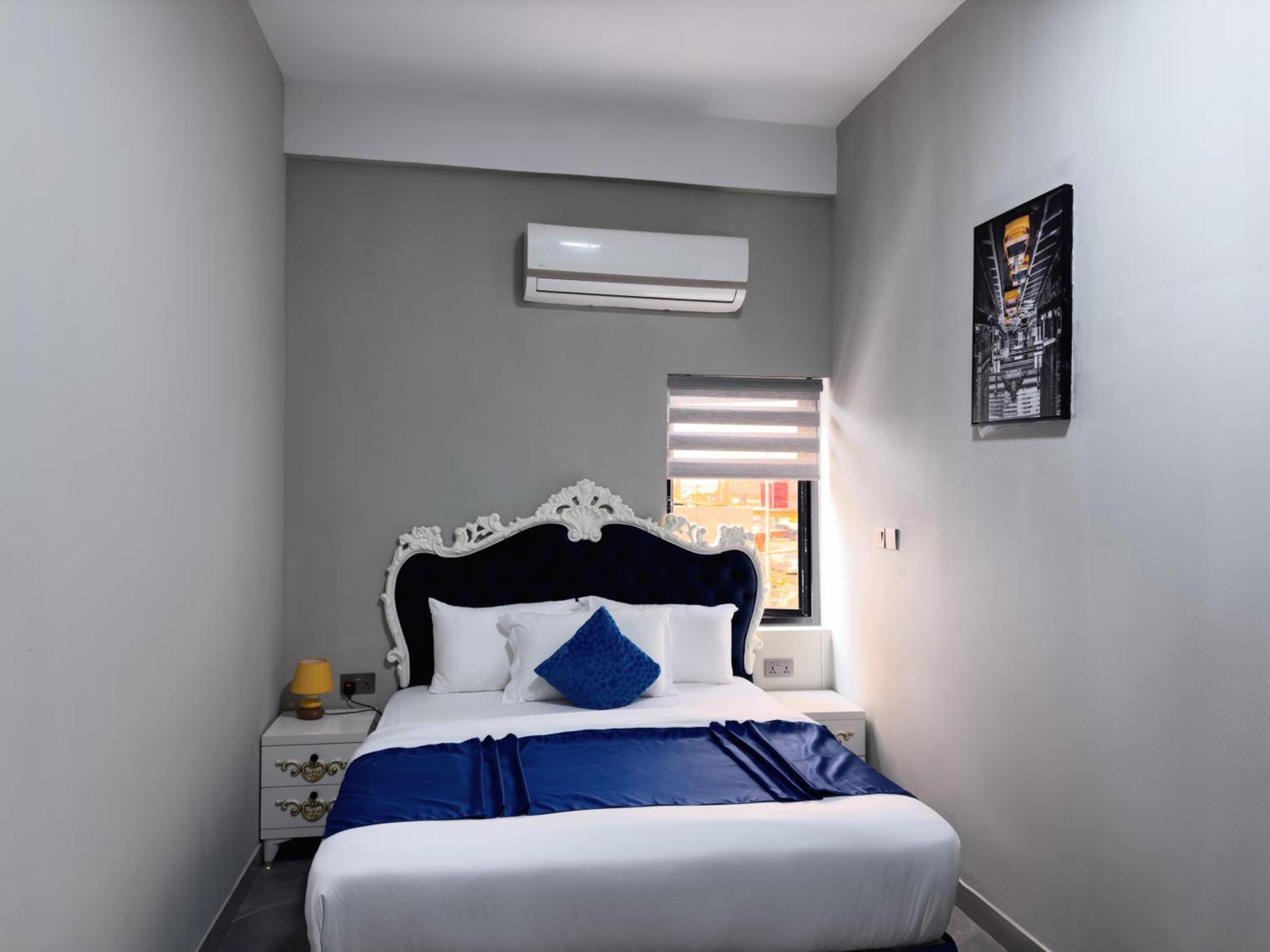 Euro Homes Hotel Аккра Экстерьер фото