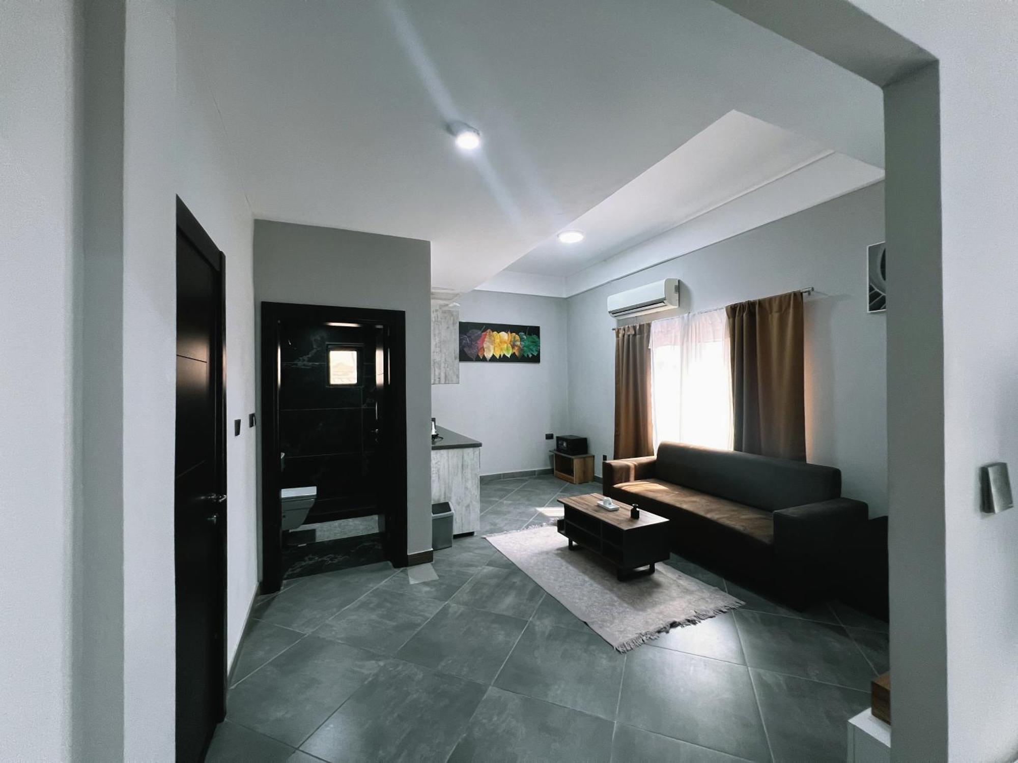 Euro Homes Hotel Аккра Экстерьер фото